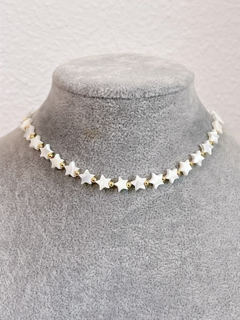 Homemade Jewellery Ideas, Star Beaded Necklace, Future Jewelry, Ideas Pulseras, Star Choker, Stars Necklace, Chocker Necklace, Homemade Jewelry, Necklace Choker