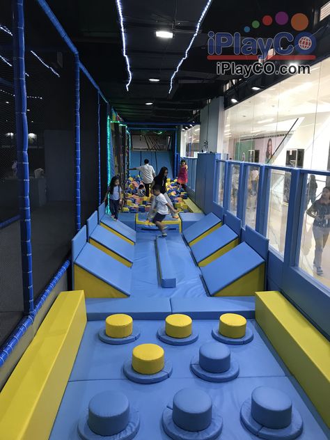 Indoor Playground Design, Trampoline Room, Ninja Course, Commercial Indoor Playground, Indoor Play Area, Entertainment Center Design, Backyard Trampoline, Kids Cafe, Indoor Playground Equipment