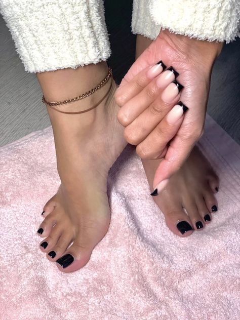 Matching Nail And Toe Sets, Black Fingernails, Black Toe Nails, Pretty Pedicures, Acrylic Toes, Acrylic Toe Nails, Pretty Toe Nails, Black Acrylic Nails, Cute Toe Nails