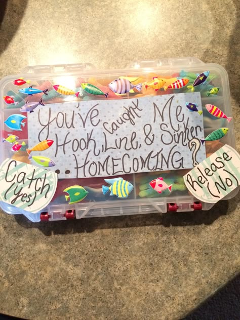 Tackle Box Hoco Proposal, Hoco Fishing Proposal, Homecoming Gifts For Boys, Fishing Homecoming Proposal Ideas, Fishing Promposal Ideas, Hoco Proposals Ideas Fishing, Fishing Valentine Ideas For Him, Fishing Hoco Proposals, Fishing Valentines