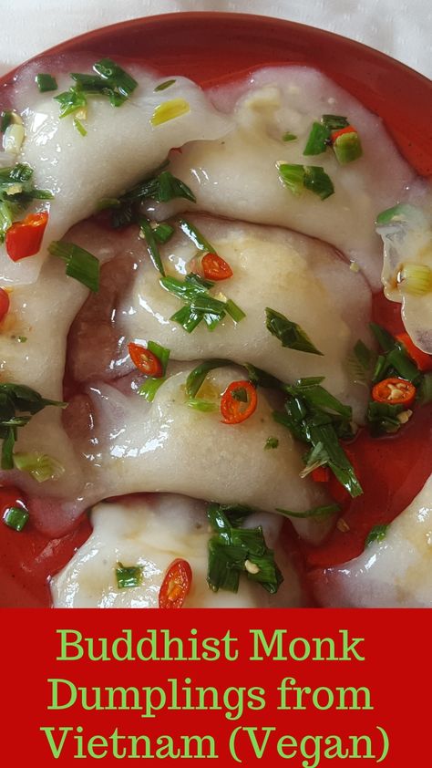 Veg Dimsum Recipe, Vegan Vietnamese Food, Banh Bot Loc Recipe, Vietnamese Breakfast Recipes, Buddhist Meals, Vegetarian Vietnamese Recipes, Vietnamese Vegetarian Recipes, Vegan Vietnamese Recipes, Buddhist Recipes