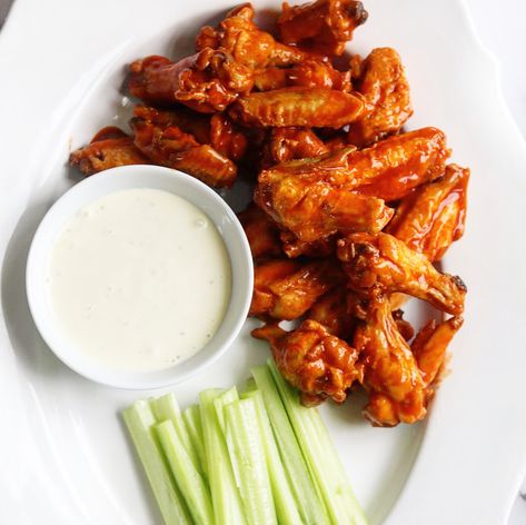 Game Day - Simple Frank’s RedHot Buffalo Wings! Franks Wings, Franks Red Hot Wing Sauce Recipes, Tandoori Chicken Wings Recipe, Hot Wing Sauce Recipe, Red Hot Chicken, Hot Sauce Chicken, Boiled Cider, Fancy Meals, Buffalo Chicken Sauce