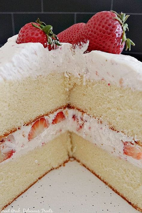 Strawberry Shortcake With Vanilla Pudding, Strawberry Shortcake Layer Cake, Strawberry Whipped Cream Cake, Strawberry Banana Cakes, Strawberry Shortcake Birthday Cake, Banana Nut Cake, Homemade White Cakes, Homemade Strawberry Shortcake, Strawberry Cake Easy