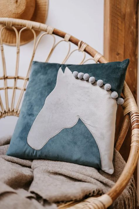 Equestrian Bedroom, Horse Room Decor, Horse Themed Bedrooms, Horse Bedroom, Stable Style, Horse Throw Pillows, Horse Room, Chic Throw Pillows, Horse Pillow