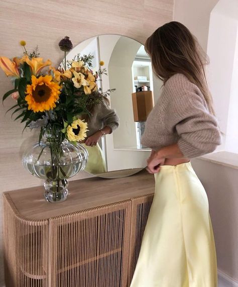 La Parisienne Stylée 🇫🇷 on Instagram: “@mathildegoehler 💞” Yellow Satin Skirt, Target Dress, Queen Costume, Yellow Satin, Satin Skirt, Look Cool, Women Style, Classy Outfits, Minimalist Fashion