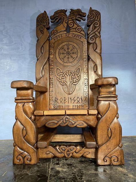 Viking House Interiors, Viking Throne, Viking Furniture, Nerdy Decor, Viking Aesthetic, Rustic Furniture Design, Viking House, Celtic Viking, Wood Carving Furniture