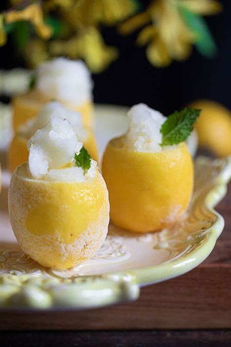 Lemon Sorbet Recipe, Healthy Donuts Recipe, Lemon Blueberry Bundt Cake, Lemon Treats, Sorbet Recipe, Healthy Donuts, Frozen Lemon, Lemon Sorbet, Sorbet Recipes