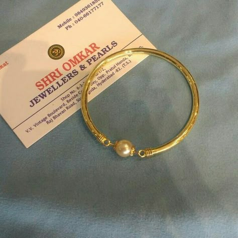 Gold Sheet Bangles, Daily Wear Gold Kada For Women, Single Bangle Designs Gold Daily Wear, Kada Bracelet Gold For Women Daily Use, Single Kada Designs Gold For Women, Kankanam Bangles Gold, Single Gold Bangle Designs, Daily Wear Bangles In Gold, Single Bangle Designs Gold