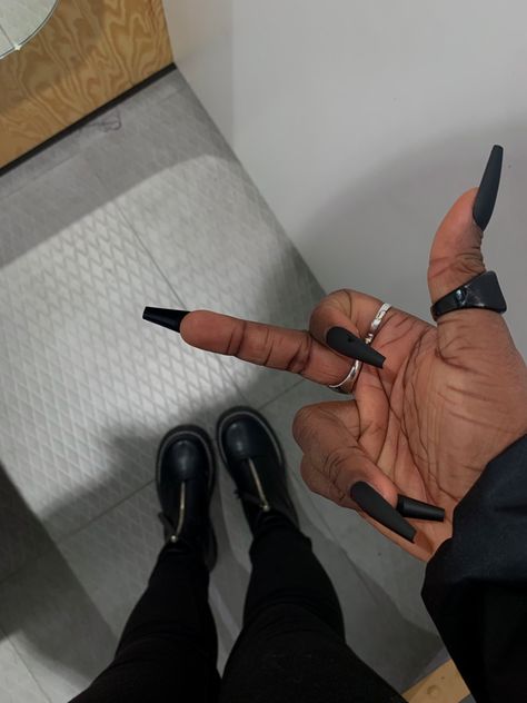 Long Black Nails Aesthetic, Black Nail Tech Aesthetic, Black Nails On Black Woman, Matte Black Acrylic Nails, Black Aesthetic Nails, Black Jelly Nails, Nails Long Black, Carti Concert, Long Black Nails