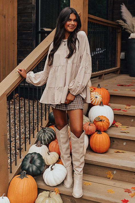 Fall Picture Outfits, Boots Outfits, Loose Sleeves, Winter Mode, Trendy Fall Outfits, Trendy Top, Fall Photoshoot, Picture Outfits, Portrait Ideas