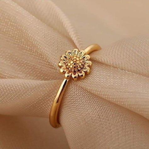 Simple Ring Design, Latest Gold Ring Designs, Couple Ring Design, Unique Gold Jewelry, Unique Gold Jewelry Designs, Gold Jewelry Designs, Gold Jewels Design, Gold Earrings Models, Gold Bridal Jewellery