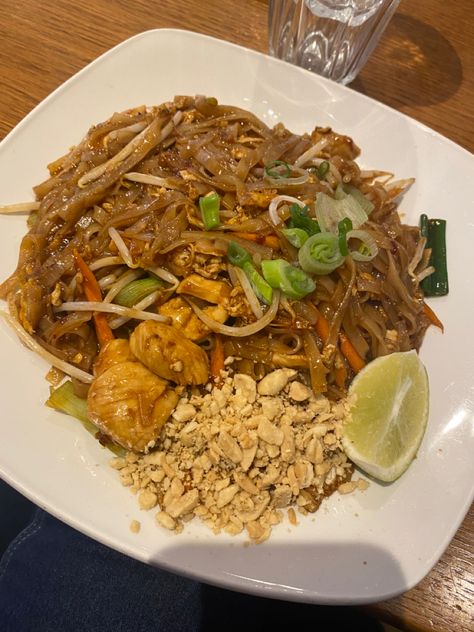 Pad See Ew Aesthetic, Seafood Pad Thai, Aesthetic Thai Food, Pad Thai Aesthetic, Pad Thai Noodle, Thai Aesthetic, Thai Express, Thai Takeout, Thai Pad