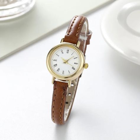 Small Leather Watch, Ladies Watches Classy, Feminine Watches, Classic Watches Women, Minimalist Watch Women, Elegant Watches Women, Classy Watches, Minimal Watch, Girls Belts