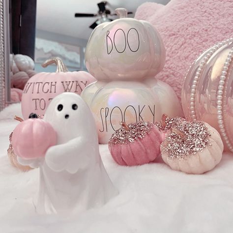 All Posts • Instagram Blush Halloween Decor, Pink Autumn Decor, Halloween Pink Decor, Preppy Fall Decor, Girly Halloween Decor, Halloween Pink Aesthetic, Fall And Halloween Decor Ideas, Pastel Halloween Aesthetic, Fall Decor Pink