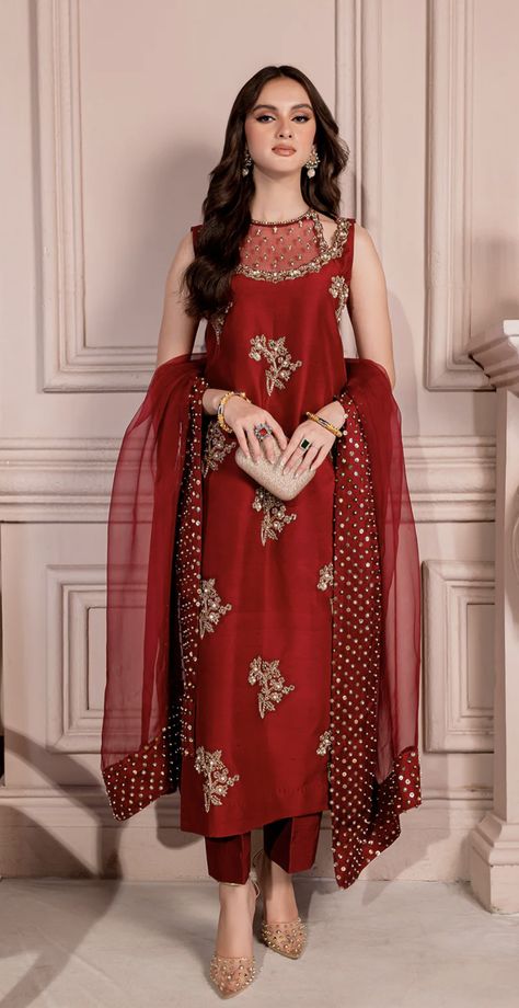 Sara zara Eastern Maxi Dress, Neck Designs For Formal Suits, Wedding Function Dress, Function Dress, Function Dresses, Simple Lehenga, Simple Frocks, Velvet Dress Designs, Womens Trendy Dresses