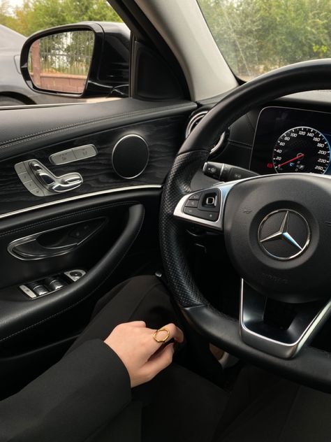 A Car, A Woman, Wheel