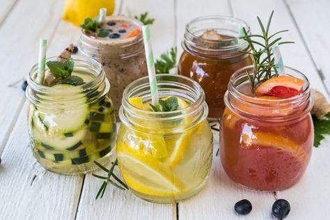 Detox Meal Plan, Flat Belly Drinks, Healthy Drinks Recipes, Health Magazine, Detox Smoothie, Juicing Recipes, Flat Belly, Detox Drinks, Natural Food