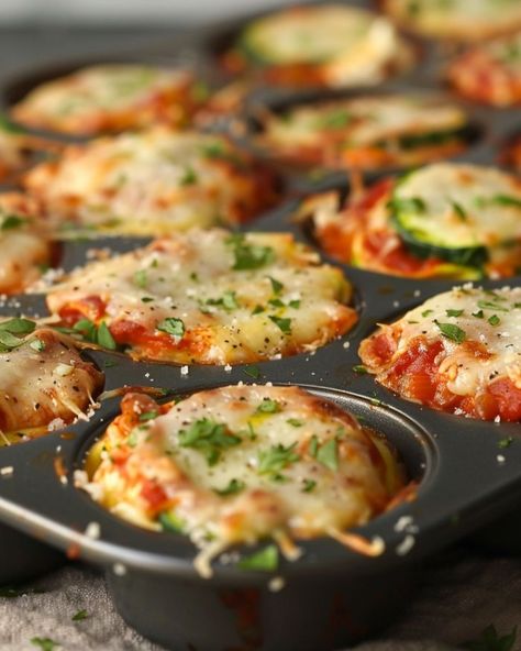 Vegaterian Italian Recipes, Vegetarian Recipes With Zucchini, Light Food Recipes Healthy, Lasagna Cups Recipe Muffin Tins, Easy Keto Vegetarian Recipes, Zucchini Recipes Stovetop, Carbless Lunch, Italian Zucchini Recipes, Lite Dinner Ideas