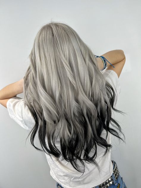 #ombre #creative #hairdesign #y2kaesthetic Long Grey Hair, White Ombre Hair, Reverse Ombre Hair, Black Hair Ombre, Grey Ombre Hair, White Hair Color, Grey Hair Inspiration, Hair Color Unique, Pretty Hair Color