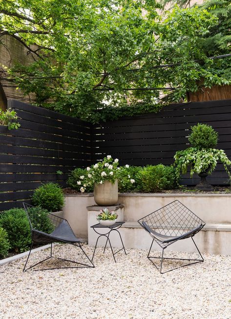 backyard Nyc Backyard Ideas, Brooklyn Backyard, Nyc Townhouse, Townhouse Garden, Oak Parquet Flooring, Brooklyn House, Brooklyn Brownstone, Best Outdoor Furniture, Wall Garden