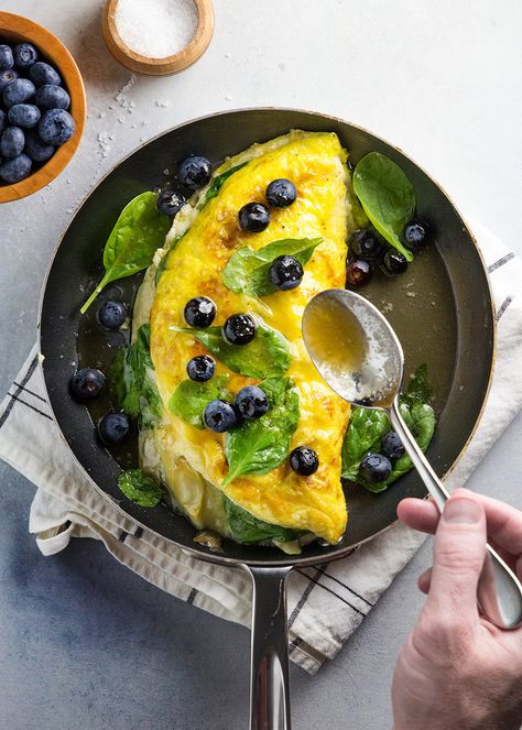 Soufflé Omelette, Omelette With Spinach, Lectin Free, Plant Paradox, Omelette Recipe, Egg Dishes, Half Baked Harvest, Spinach Artichoke, Food Tasting