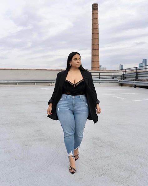 Plus Size Lace Bodysuit Outfit, Plus Size Bodysuit Outfit, Bodysuit Outfit Plus Size, Plus Size Night Out Outfit, Bodysuit Outfit Ideas, How To Wear A Bodysuit, Plus Size Going Out Outfits, Bodysuit Outfit Jeans, Black Bodysuit Outfit