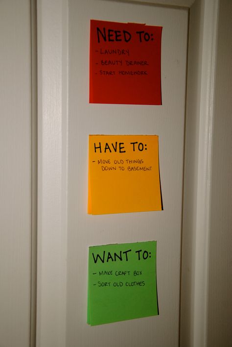 Organizing your to-do list, use Priority Post It Notes: as easy as slapping sticky notes on a wall, board, or the back of a door. The color of the paper represents the urgency of completing the task! Things To Do On Sticky Notes, Sticky Notes Wall Decor Ideas, Post It To Do Board, Post It Notes Wall, Wall Of Sticky Notes, Post It Notes Aesthetic Wall, Sticky Notes Organization, Sticky Notes Aesthetic Room Decor, Sticky Notes In Journal