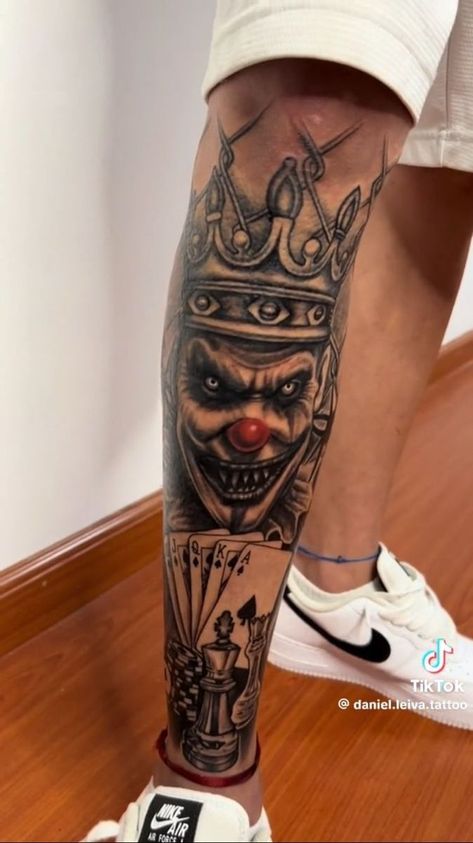 Tato Joker, Tattoo Perna, Tattoo Pierna, Dagobert Duck, Full Leg Tattoos, Blue Rose Tattoos, Realistic Tattoo Sleeve, Gangsta Tattoos, Clown Tattoo