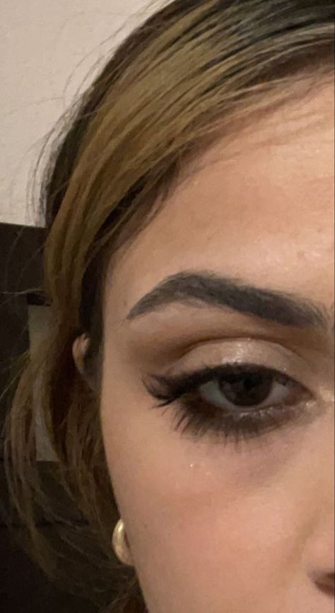 -light brown shadow (in crease)
-shimmer shadow (on lid)
- dark brown shadow (under bottom lash line 
-brown waterline liner
-mascara both top and bottom
-lashes of your choice! (Or not)
-highlight (inner corner and brow bone✨ Highlighter On Waterline, Brown Eyeliner Waterline, Glitter Inner Corner Eye, Dark Waterline Makeup, Brown Waterline, Brown Shadow Makeup, Bottom Lashes Makeup, Under Eye Shadow, Grungy Makeup