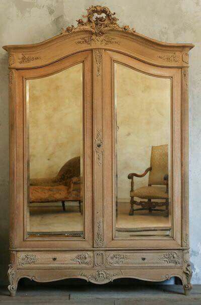 Armoire Design, Muebles Shabby Chic, French Armoire, Antique Armoire, French Country Bedrooms, Bedroom Redo, Harbour Island, French Home, 80s Vibes