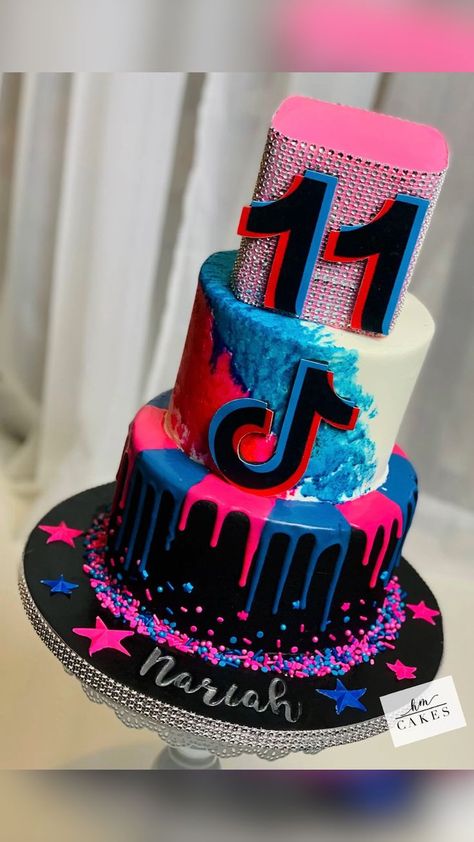 Tik Tok Birthday Party Ideas Cake, Social Media Cake Design, Birthday Cake Designs Unique, Tiktok Birthday Cake, Tiktok Cakes, Tik Tok Birthday, Tiktok Cake, Tiktok Party, Tiktok Birthday