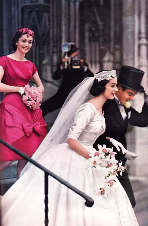 https://flic.kr/p/wwQo9u | Bride's Magazine 1958 Istoria Modei, 1950s Wedding, Mother Wedding, Vintage Wedding Photos, Wedding Gowns Vintage, Brides Magazine, A Wedding Dress, Bridal Fashion Week, Vintage Bride