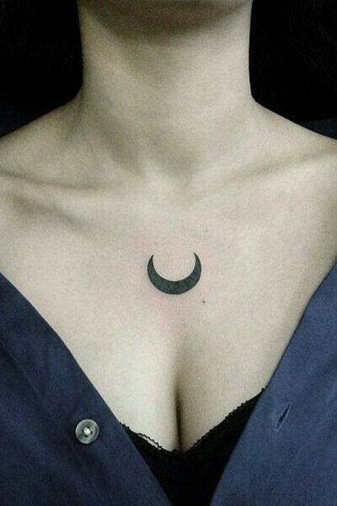 Moon Chest Tattoo Female, Moon Tattoo Chest, Small Tattoos Traditional, Tattoos Fine Line, Tattoo Ideas Minimalist, Aesthetic Tattoo Ideas, Tattoos Watercolor, Minimalist Tattoo Small, 15 Aesthetic