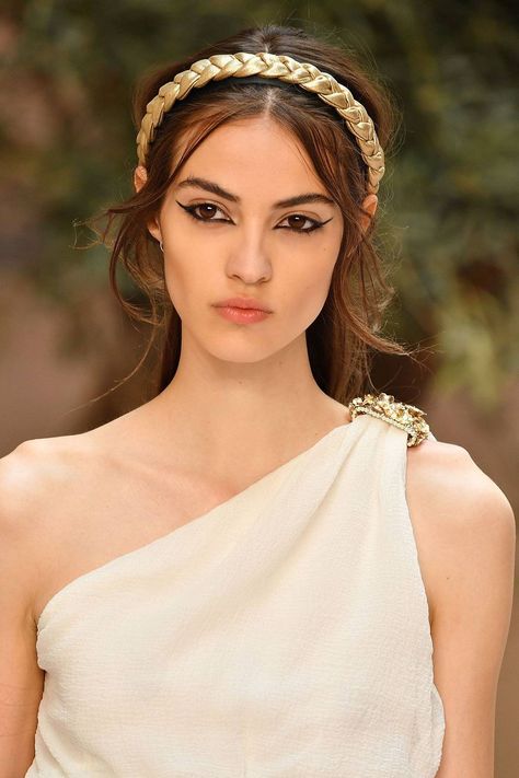 Greek Makeup, Camille Hurel, Greek Dress, Goddess Makeup, Chanel Resort, Goddess Costume, Glamour Uk, Chanel Cruise, Style Goals