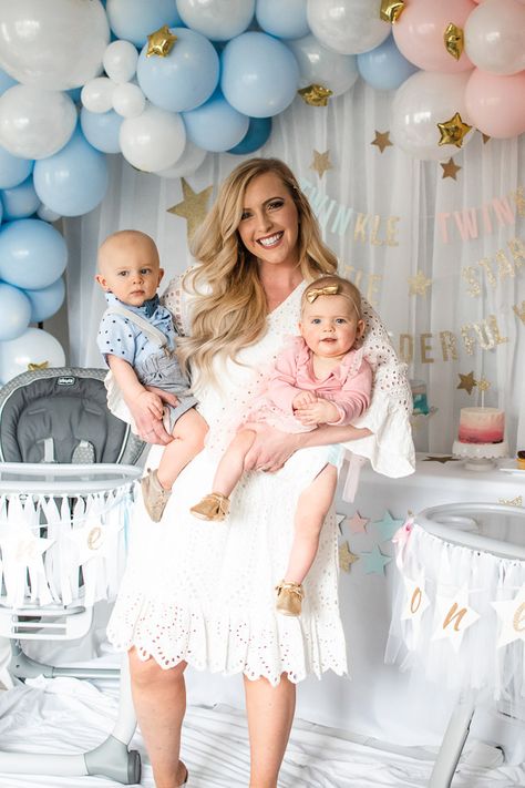 First Birthday Party Pictures, Twins 1st Birthday Theme, Twins Birthday Decoration Ideas, Twins First Birthday Photoshoot, Twin First Birthday Themes, Twins 1st Birthday Ideas, Twins First Birthday Party Ideas, Twin First Birthday Ideas, Twin Birthday Pictures