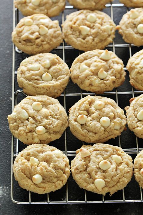 White Chocolate Chip Oatmeal Cookies, White Chocolate Chips Recipes, White Chocolate Chip Cookies Recipes, Chocolate Chip Oatmeal Cookies, Oatmeal Chocolate Chip Cookie Recipe, Chocolate Oatmeal Cookies, White Chocolate Chip, White Chocolate Chip Cookies, White Chocolate Cookies