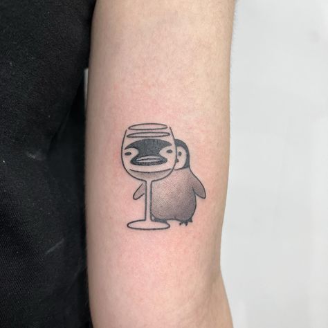 Funny Small Tattoos, Cute Animal Tattoos, Penguin Tattoo, Clever Tattoos, Inspiration Tattoos, Bff Tattoos, Парные Тату, Cute Little Tattoos, Friendship Tattoos