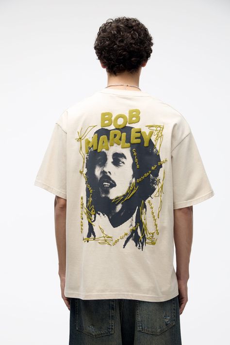 Embroidered Bob Marley T-shirt Bob Marley T Shirts, Pull And Bear, Bear T Shirt, Pull & Bear, Mens T Shirts, Bob Marley, Crop Tshirt, New T, Oversized Tshirt