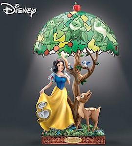 Snow White Table Lamp Disney Lamp, Snow White 1937, Princess Nursery, Disney Snow White, Fairest Of Them All, Disney Figurines, Disney Home Decor, Snow White And The Seven Dwarfs, Painting Lamps