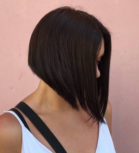 Nape Length Bob Longer at the Front Bob Short Back, Hairstyles Bob Short, Choppy Layers For Long Hair, Long Lob Haircut, Long Lob, Half Up Hairstyles, Angled Bobs, Short Hair Back, Angled Bob Haircuts