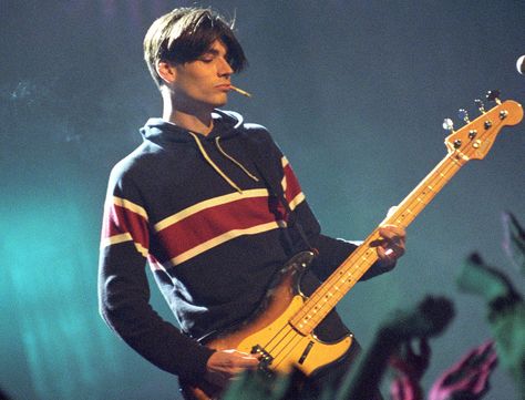 Here's A Reminder That Blur's Alex James Hasn't Moved Since 1995 Alex James Blur, Bad Lieutenant, Alex J, Blur Band, Alex James, Bass Guitar Lessons, Things To Do With Boys, Damon Albarn, Musica Rock