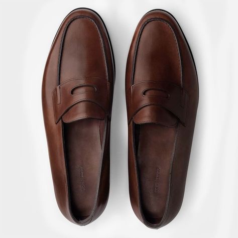 John Lobb Shoes Men, Mens Smart Shoes, Shoes Editorial, Nigerian Men Fashion, Blue Suede Shoes, Mens Boots Fashion, Italian Shoes, A Signature, John Lobb