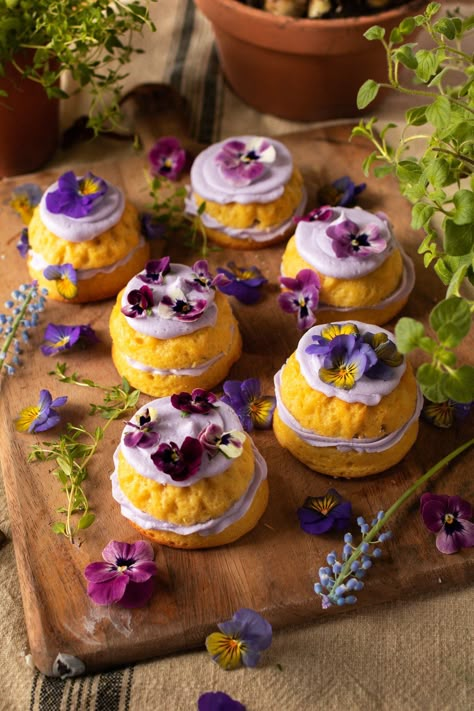 Vanilla and Pansy Fairy Cakes with Lavender Buttercream — Under A Tin Roof™ Fairy Picnic Food Ideas, Fairy Tea Party Food Ideas, Fairy Picnic Ideas, Cute Wedding Desserts, Fairy Desserts Ideas, Desserts From Movies, Purple Birthday Party Food, Fairy Party Desserts, Fairy Picnic Food