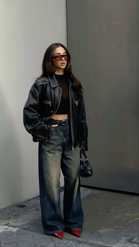 Streetwear Classy Outfit, 2024 Outfit Aesthetic, Cool Jeans Aesthetic, Outfit Spring 2024 Women, Casual Heel Outfits, Sade Girl Outfit, Fashion Inspo Outfits 2024 Spring, Powerful Outfits Women, 2024 Spring Outfits