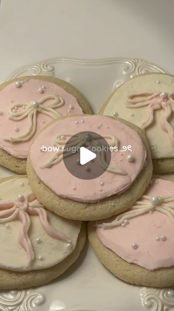 alissa lee on Instagram: "these are some simple coquette bowls sugar cookie with a white and pink frosting finished with edible pearls 🎀

#sugarcookie #bows #ribbon #cookie #aestheticbaking #baking" Coquette Sugar Cookies, Pink Bow Cookies, Bow Sugar Cookies, Coquette Cookies, Sugar Cookies Aesthetic, Bow Cookies, Ribbon Cookies, Edible Pearls, Bows Ribbon