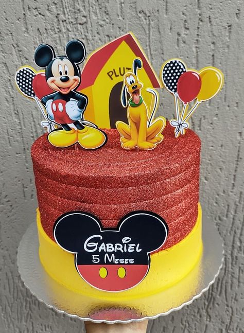 Bolo mêsversário do Gabriel, tema Mickey e Pluto Bolo Do Mickey Mouse, Decor Tort, Miki Mouse, Bolo Mickey, Mickey Cakes, 3rd Birthday Cakes, 3rd Birthday, Mousse, Birthday Cake