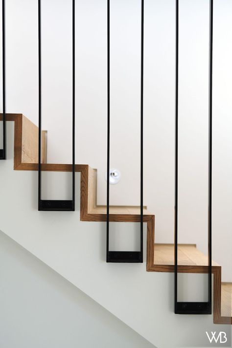 Modern Staircase Design Ideas With Lights - Engineering Discoveries Scandinavian Staircase Design, Creative Stairs For Small Spaces, Stairs With No Railing, Modern Stairs Railing, Glass Staircase Railing Modern, Cool Staircases, Modern Railings For Stairs, Modern Railings For Stairs Interiors, Staircase Railing Design Modern