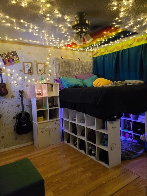 Bed In Closet Tiktok, Comfortable Bedroom Decor, Cool Room Designs, Dream Bedroom Inspiration, Easy Diy Room Decor, Closet Room, Room Redesign, Makeover Bedroom, Small Room Design