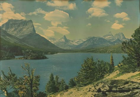 https://flic.kr/p/2n7Lfk7 | Blue Sky, Mountains and Lake Landscape | Vintage found landscape image. Beautiful aged paper, found. Coordinates Unknown Vintage Landscape Illustration, Retro Landscape Wallpaper, 50s Landscape, Vintage Mountain Aesthetic, Vintage Background Landscape, Vintage Scenery, Mountains And Lake, Retro Landscape, Canada Landscape