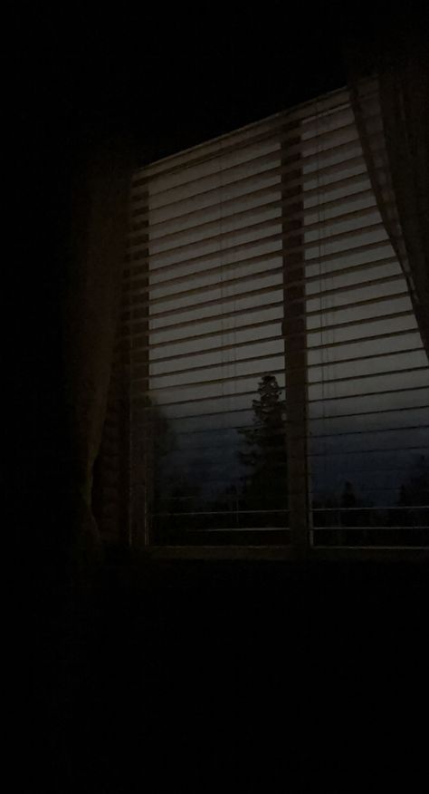 dark room window at night Window Blinds Aesthetic, Window Aesthetic Dark, Blinds Aesthetic, Window At Night, Homescreen Widgets, Black Blinds, Dark Window, Night Window, Dark Windows